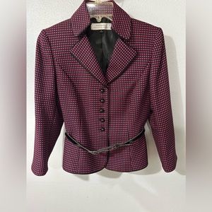 ❤️Tahari black and fuchsia belted jacket Size 4
